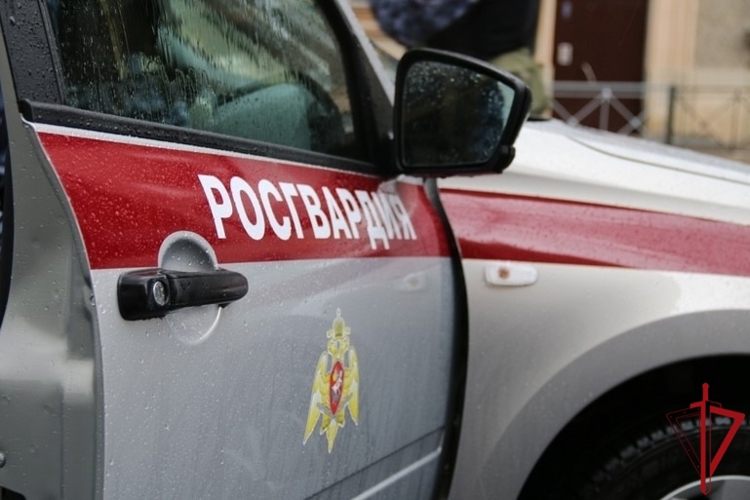 В Калининском районе сотрудники Росгвардии задержали иностранца, разыскиваемого более 20 лет по подозрению в убийстве