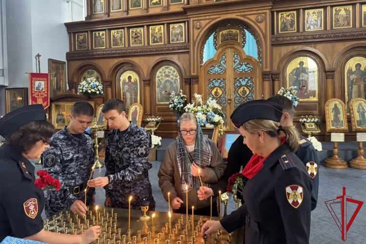 В Петербурге представители Росгвардии почтили память жертв терроризма