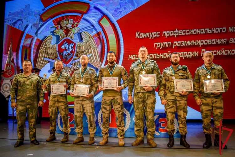 Взрывотехник ОМОН "Бастион" завоевал "серебро" на конкурсе групп разминирования Росгвардии