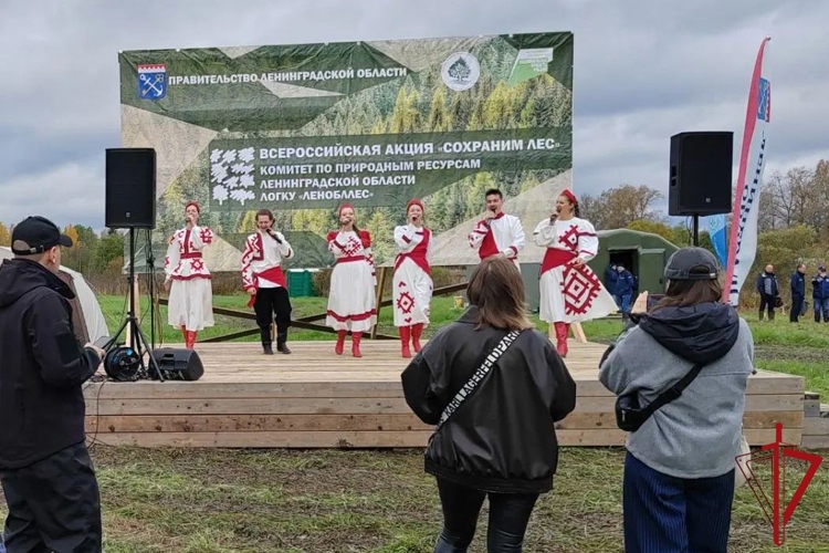 В Ленобласти представители Росгвардии приняли участие во Всероссийской экологической акции «Сохраним лес»