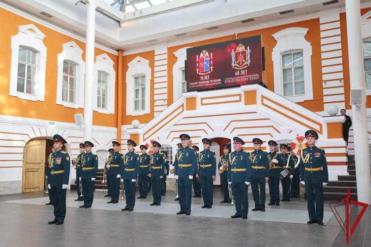 В Санкт-Петербурге отметили 10-летие образования ГУ Росгвардии и 60-летие специального моторизованного Измайловского полка