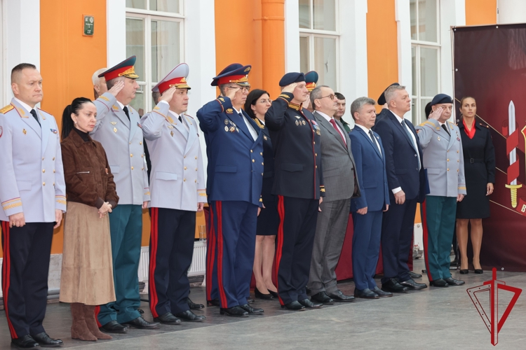 В Санкт-Петербурге отметили 10-летие образования ГУ Росгвардии и 60-летие специального моторизованного Измайловского полка