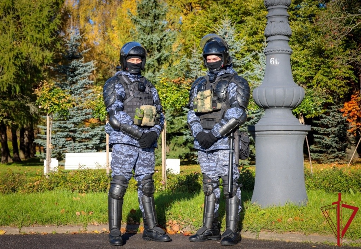 В Санкт-Петербурге сотрудники и военнослужащие Росгвардии обеспечили правопорядок на футбольном матче "Зенит" - "Ахмат"