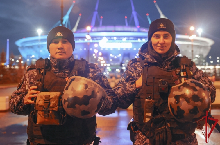 В Петербурге сотрудники и военнослужащие Росгвардии приняли участие в обеспечении правопорядка на футбольном матче "Зенит" - "Динамо Махачкала"