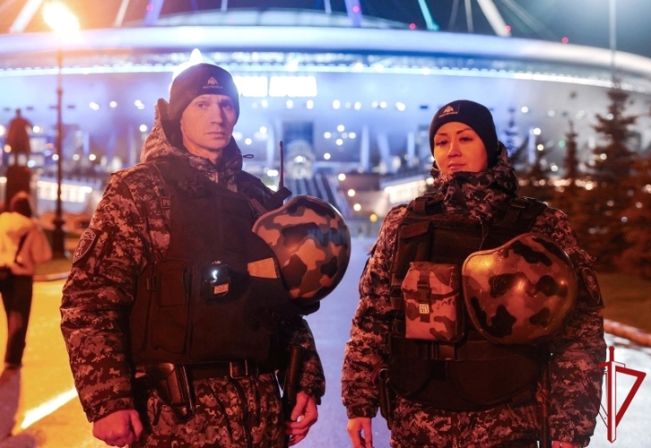 В Петербурге сотрудники и военнослужащие Росгвардии приняли участие в обеспечении правопорядка на футбольном матче "Зенит" - "Динамо Махачкала"