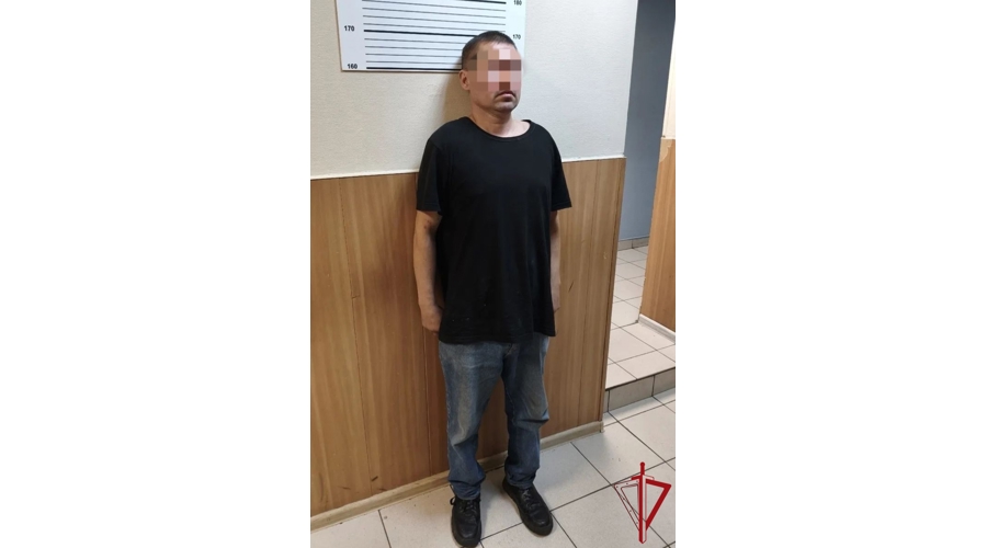 В Выборгском районе наряд Росгвардии задержал нетрезвого мужчину, пытавшегося попасть в учебное заведение