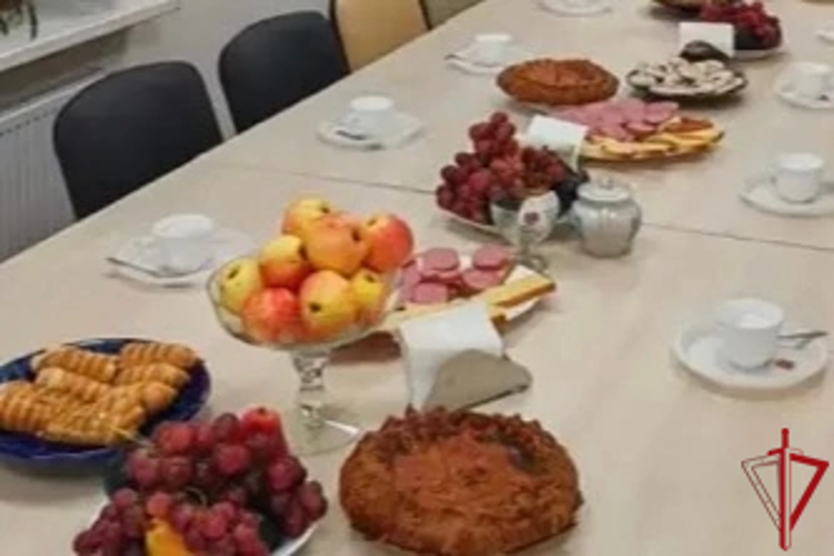 Сотрудники вневедомственной охраны Василеостровского района провели мероприятие, посвященное Дню пожилого человека