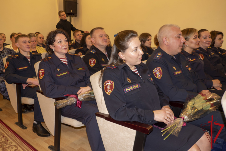 Личный состав Управления вневедомственной охраны поздравили с профессиональным праздником
