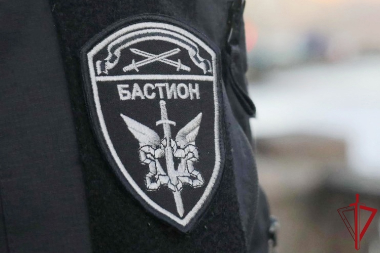 Сотрудники ОМОН Росгвардии оказали содействие полиции в проведении профилактического рейда в Петро-Славянке